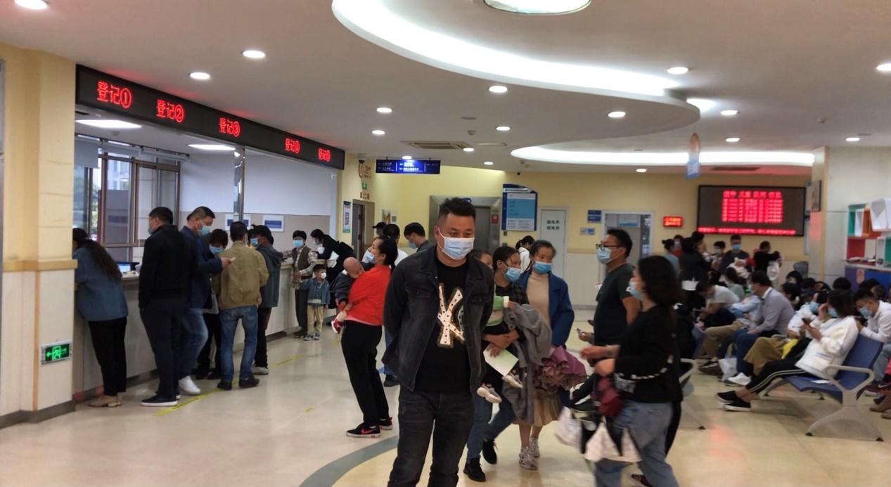 1号和2号窗口是办理新冠疫苗接种的窗口