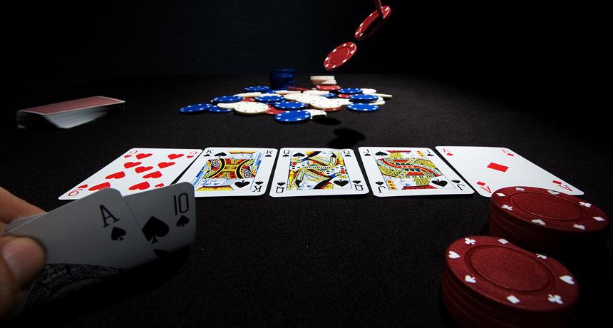 New computer algorithm plays poker almost perfectly | Science News