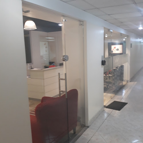 Edf. Centro Financiero, Av. Río Amazonas, Quito 170135