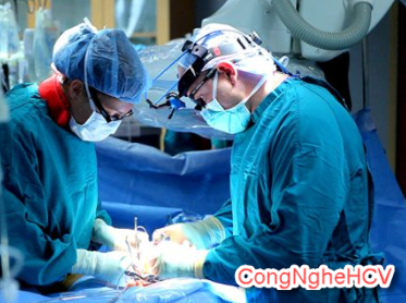 Laser còn được dùng để kiểm tra chất lượng các sản phẩm đúc và kiểm tra độ tinh khiết của các loại chất lỏng hoặc khí, các sản phẩm điện tử