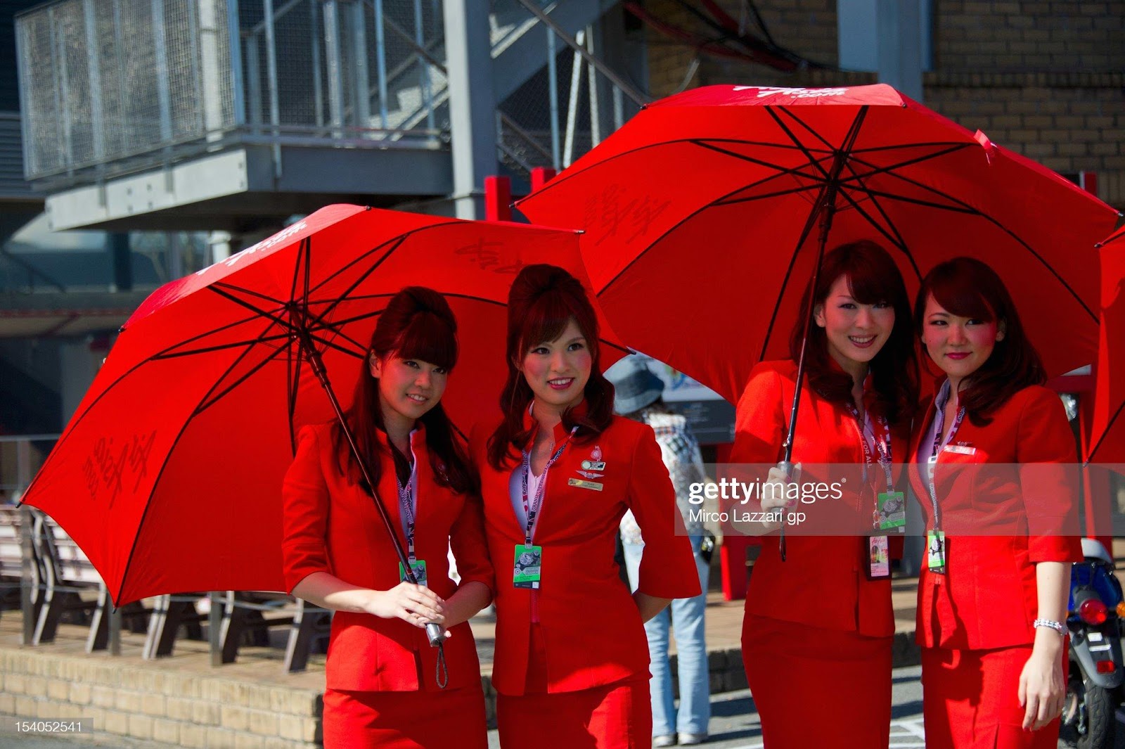 D:\Documenti\posts\posts\Women and motorsport\foto\Getty e altre\the-grid-girls-pose-in-paddock-during-the-qualifying-practice-of-the-picture-id154052541.jpg