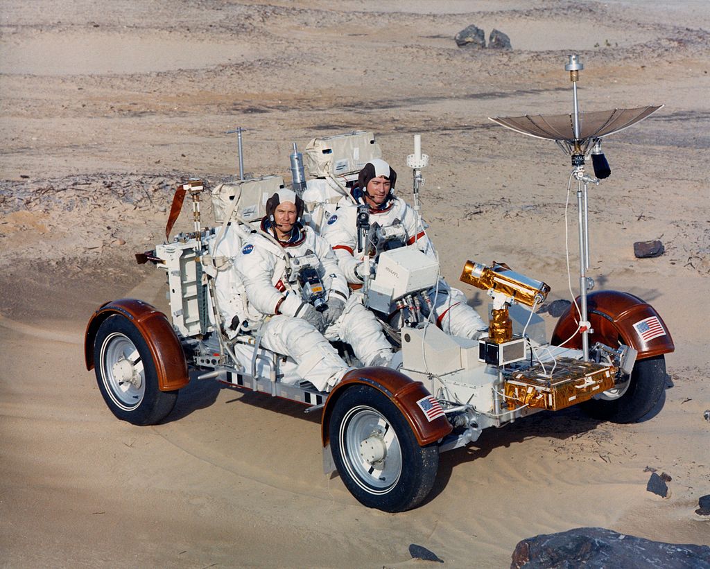 1024px-Moon_Buggy_Ap16-KSC-71PC-777.jpg