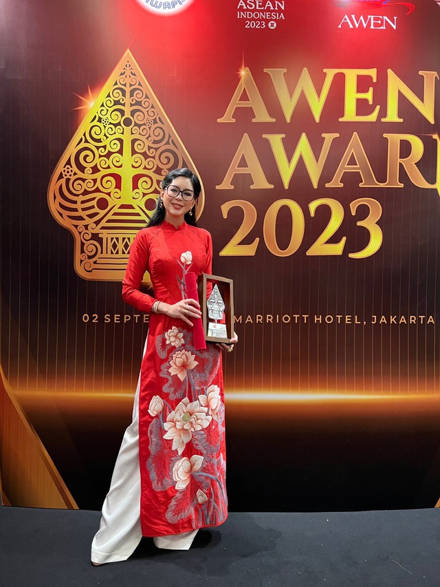 Bà Lê Hồng Thủy Tiên nhận giải Nữ doanh nhân ASEAN tại AWEN AWARD 2023 - Ảnh 4.