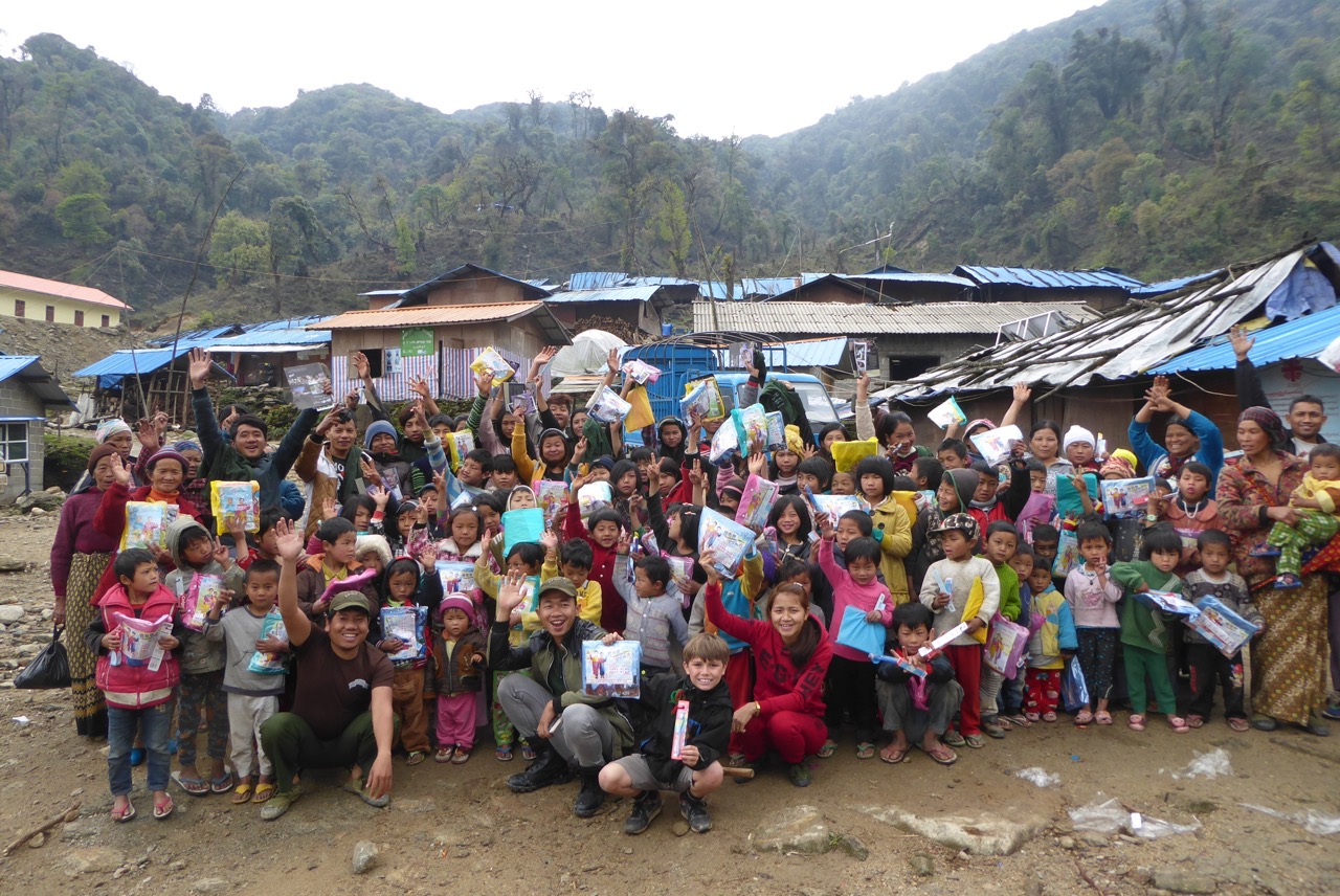 IDP children and teachers in Suden.