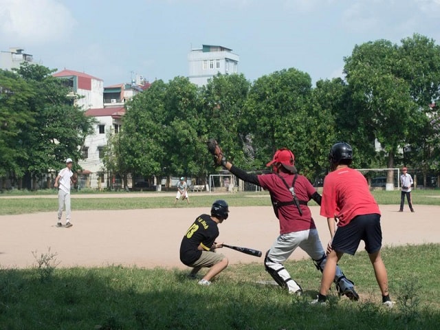 Sân bóng chày ở Hà Nội trường THPT Chu Văn An. 