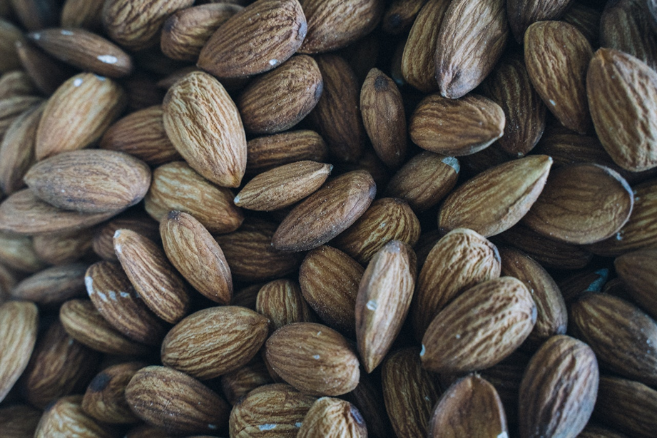 Combate las enfermedades del almendro
