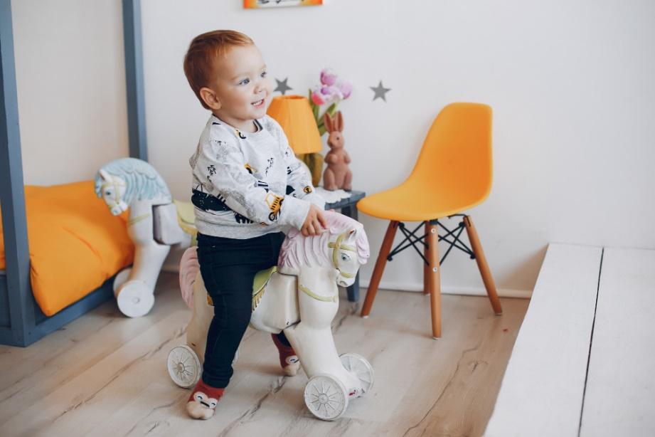 The Importance of Color in a Toddler's Room- Toddler room