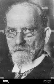 Edmund Husserl (1859-1938), ein deutscher Philosoph, seit 1901 Professor in  Göttingen, seit 1916 in Freiburg im Breisgau. Er wandte sich gegen  psychologism, Historismus und Szientismus und erstellt eine analytische,  und dennoch intuitive