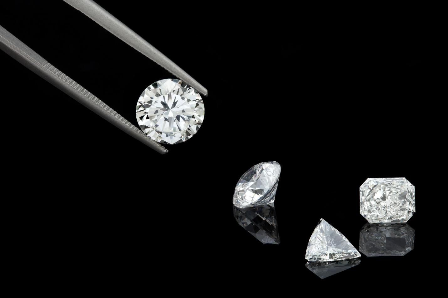 Cum se verifică diamantele?