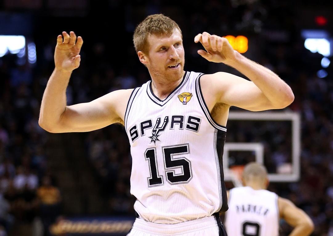 Ex-NBAer Matt Bonner teaches daughter investing: 'Tesla is killing it'