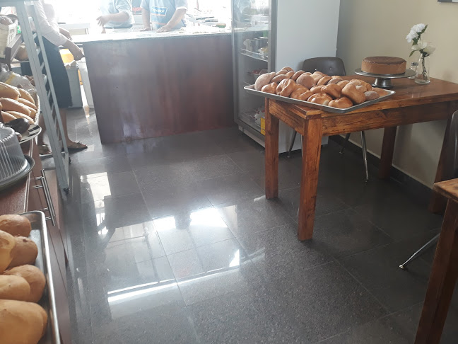 https://www.facebook.com/quinuaycafe