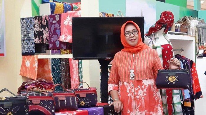 Tuliswati Pemilik Usaha Dea Modis Ikut Kembangkan Batik Jumputan di Kampung  Tahunan - Tribunjogja.com