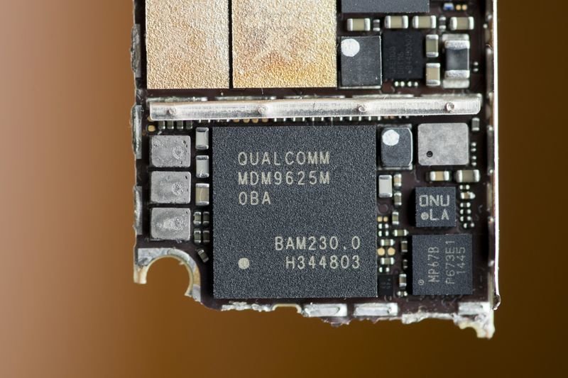 Qualcomm chips in the iPhone