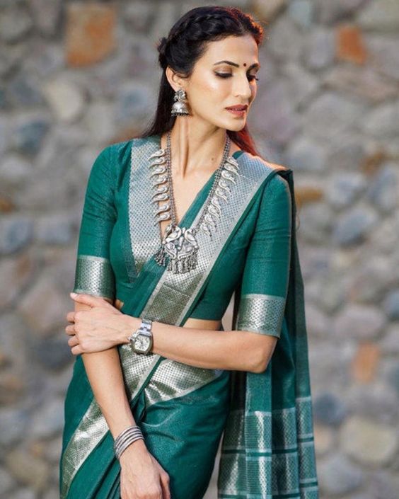 20 Banarasi Saree Blouse Designs Latest & Unique for Your Silk Sarees