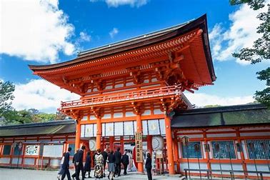東京都で交通安全祈願に行くなら おすすめの神社とお守りを3選 サクッと読めるくるまmagazine