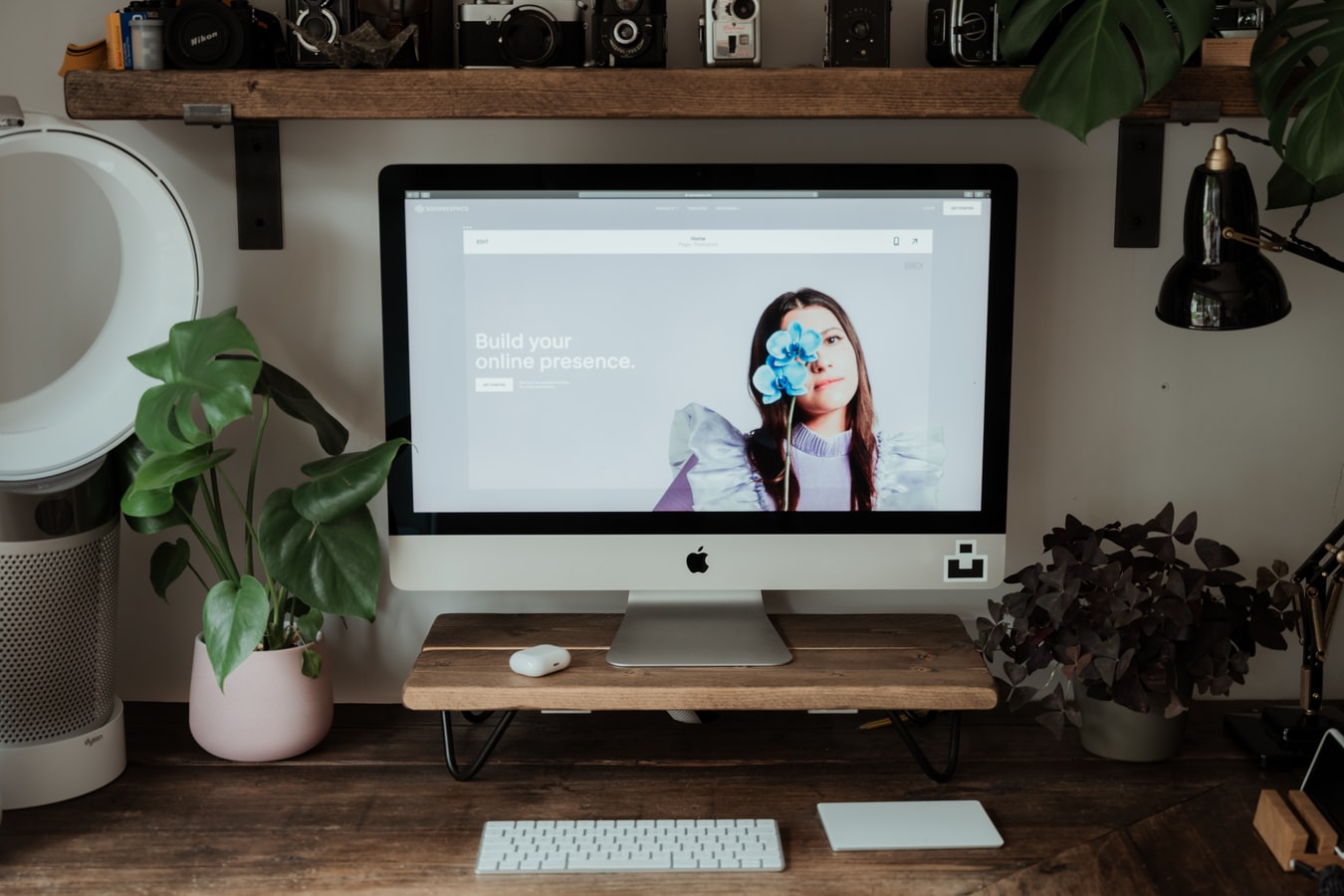 atur kecerahan layar monitor saat kuliah daring