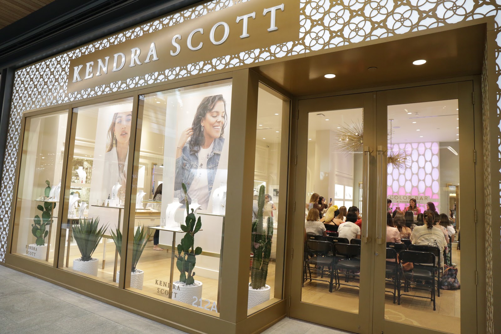 Kendra Scott hosts the South Florida Mom Bloggers