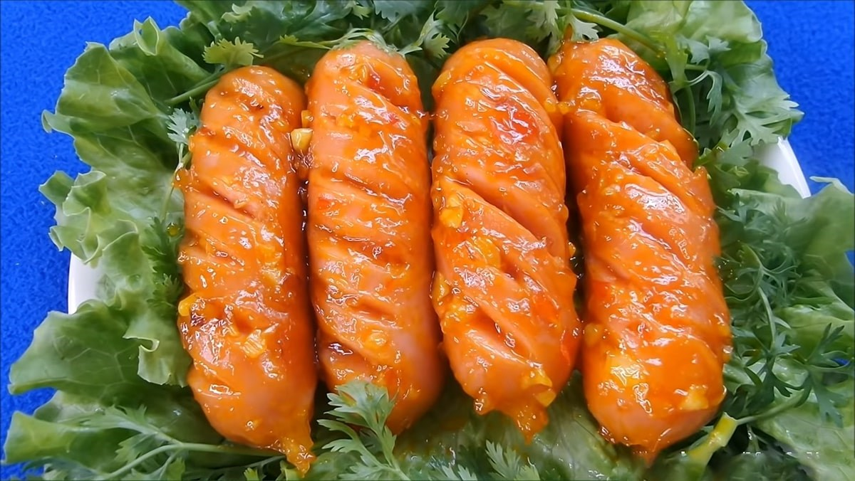 Xúc xích Klobasa Ông già IKA sốt chua ngọt