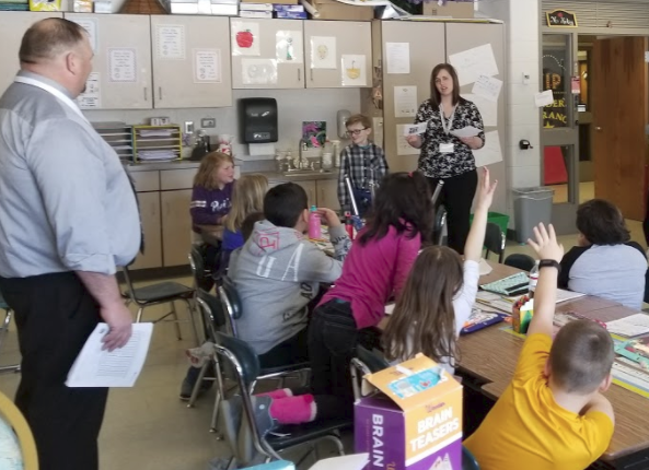 Second grade bank visit photo