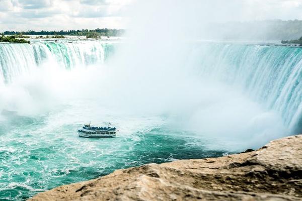 สถานที่ท่องเที่ยวแคนาดา - น้ำตกไนแองการา "Niagara Falls"