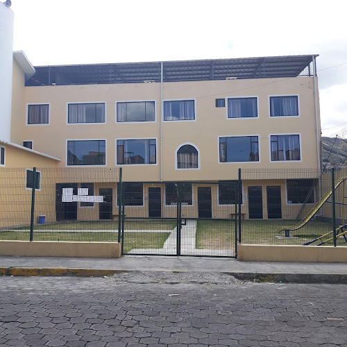 Opiniones de Iglesia Católica La Dolorosa de la IESS-FUT | Quito en Quito - Iglesia