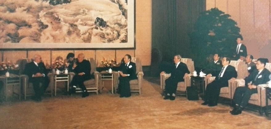 2-2-19891104-反不正当竞争国际研讨会,左起,鲍格胥、万里、顾明。右后1站立者俞梅荪。_看图王