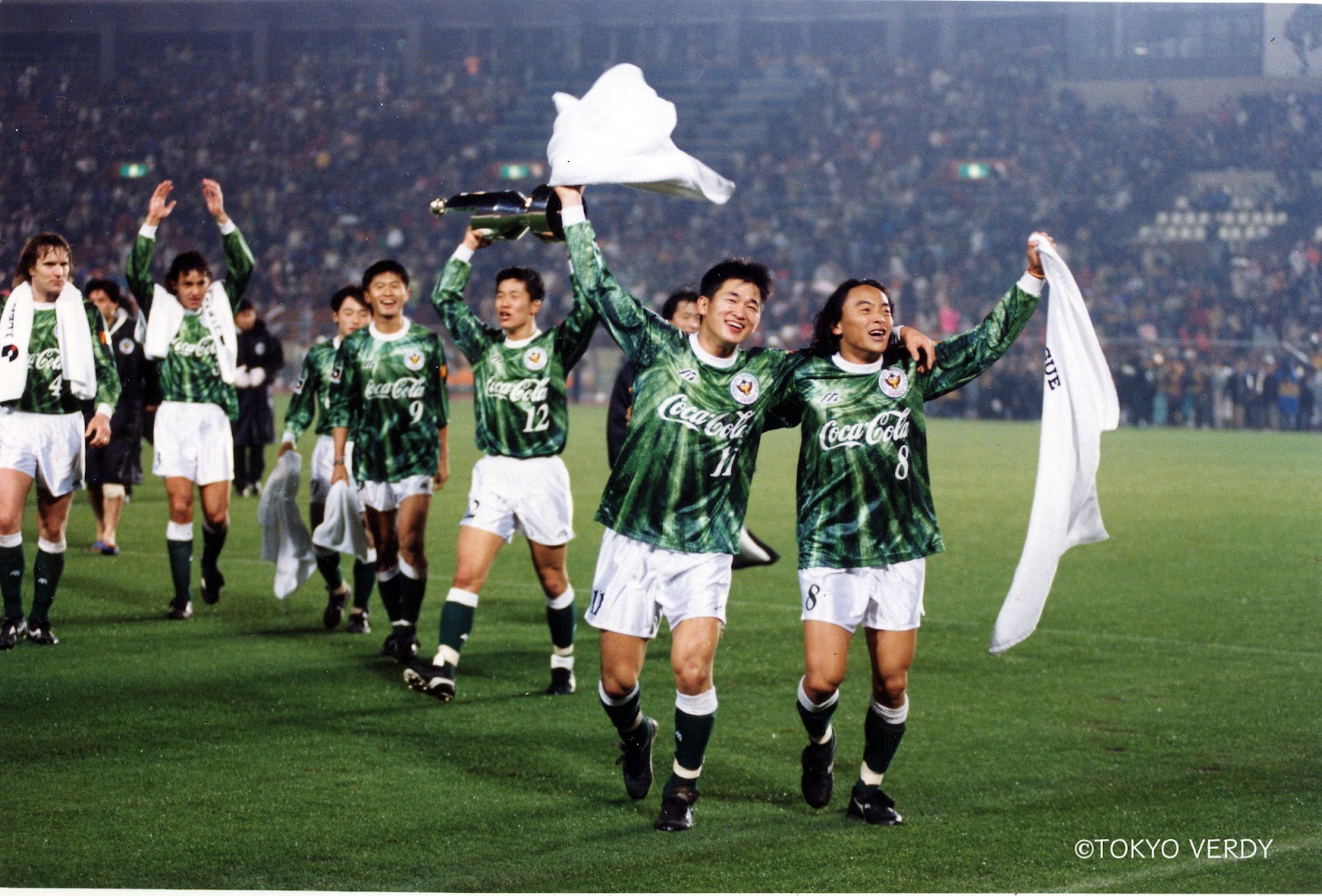 1993 04 Jリーグ開幕 ヴェルディ黄金期へ 今こそ 最高の舞台に返り咲く 緑のハートが繋ぐ軌跡を一冊に 東京ヴェルディ 18 11 16 投稿 クラウドファンディング Readyfor