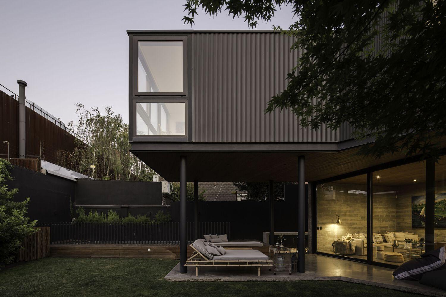 House Project with Panoramic Glazing