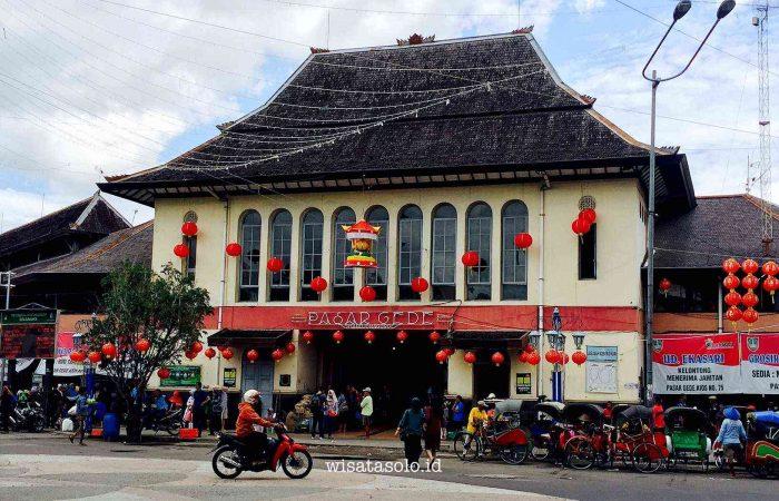 Pasar Gede Hardjonagoro Solo - WISATASOLO.ID: SEWA MOBIL DAN MOTOR DI SOLO