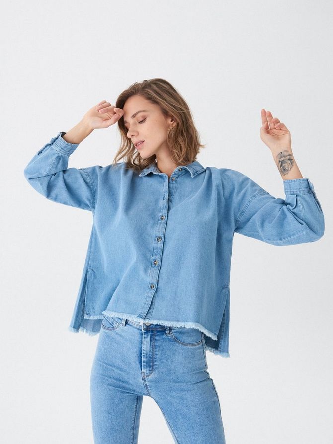 Women's oversized shirt: how to wear in 2021-2022 19