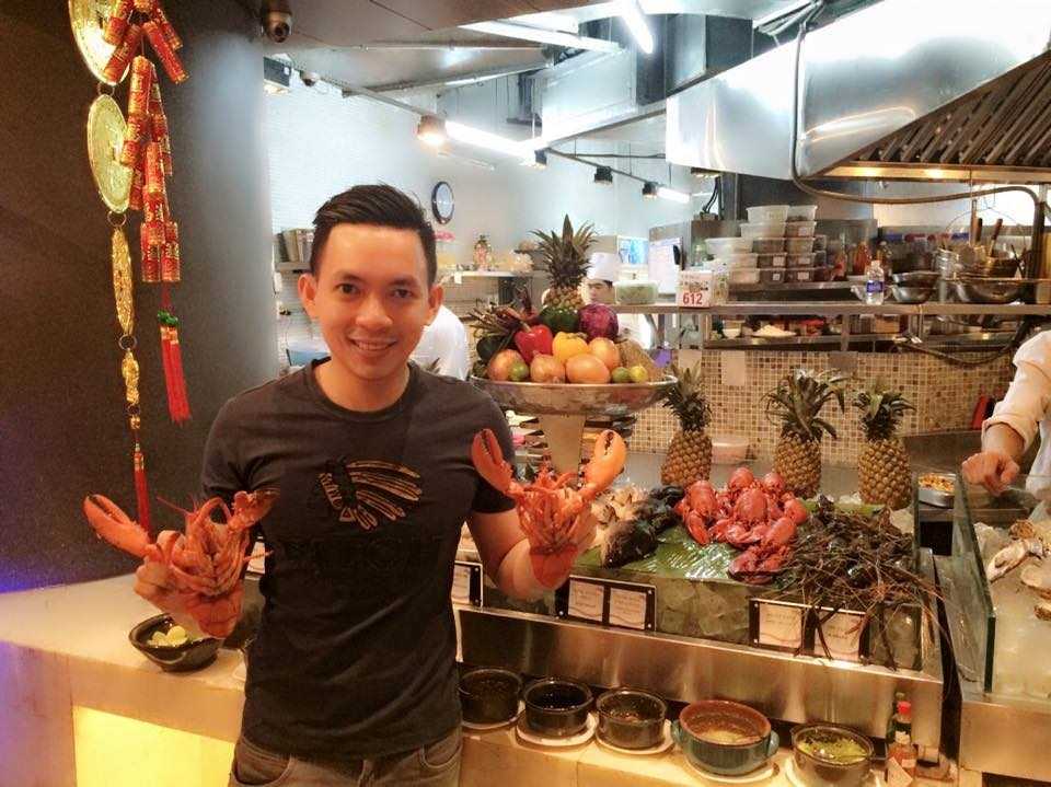 Những bữa tiệc buffet hải sản tôm hùm ngon tuyệt cú mèo.