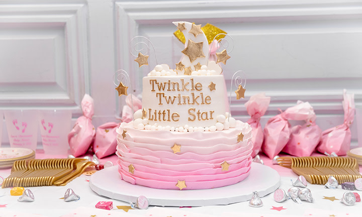“Twinkle, Twinkle Little Star” theme birthday cake with Pink-and-Gold color combination