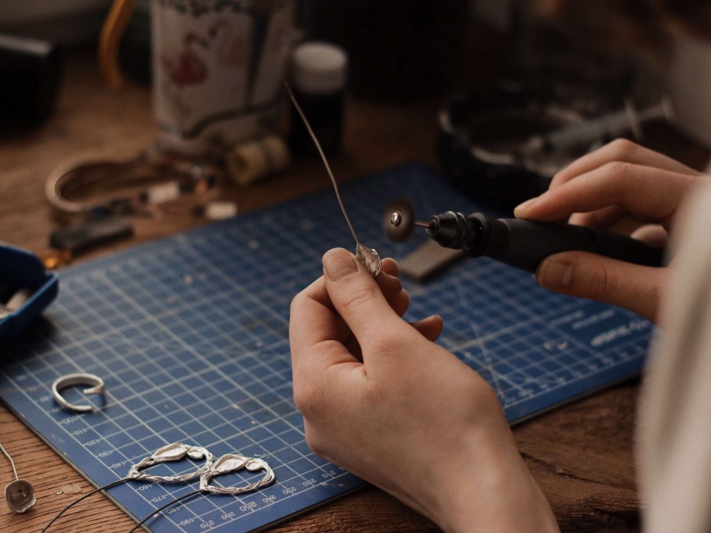 soldar joyería a mano