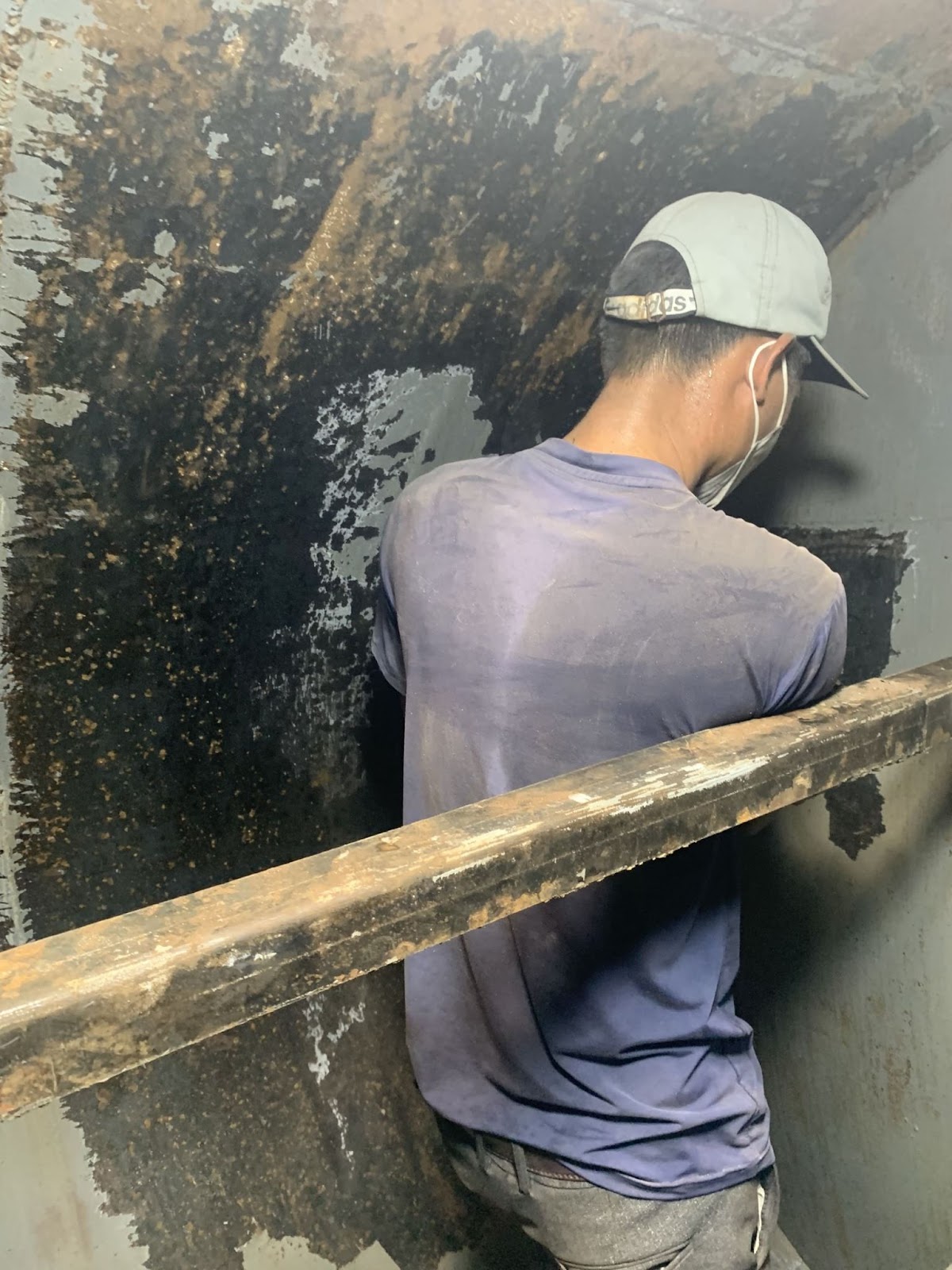 Dịch vụ sơn bên trong bồn dầu tại Biên Hòa