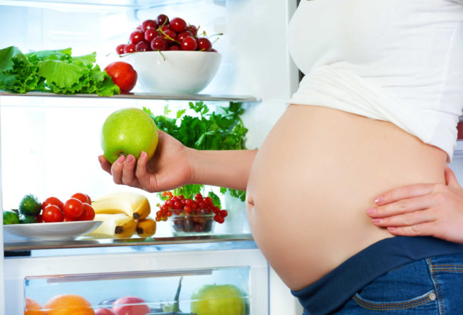 Chế độ dinh dưỡng của mẹ bầu ảnh hưởng đến sức khỏe của thai nhi