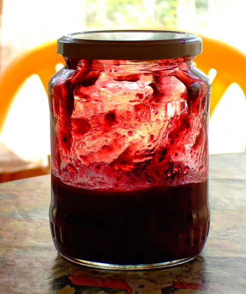 File:Blackcurrant jam.jpg - Wikimedia Commons