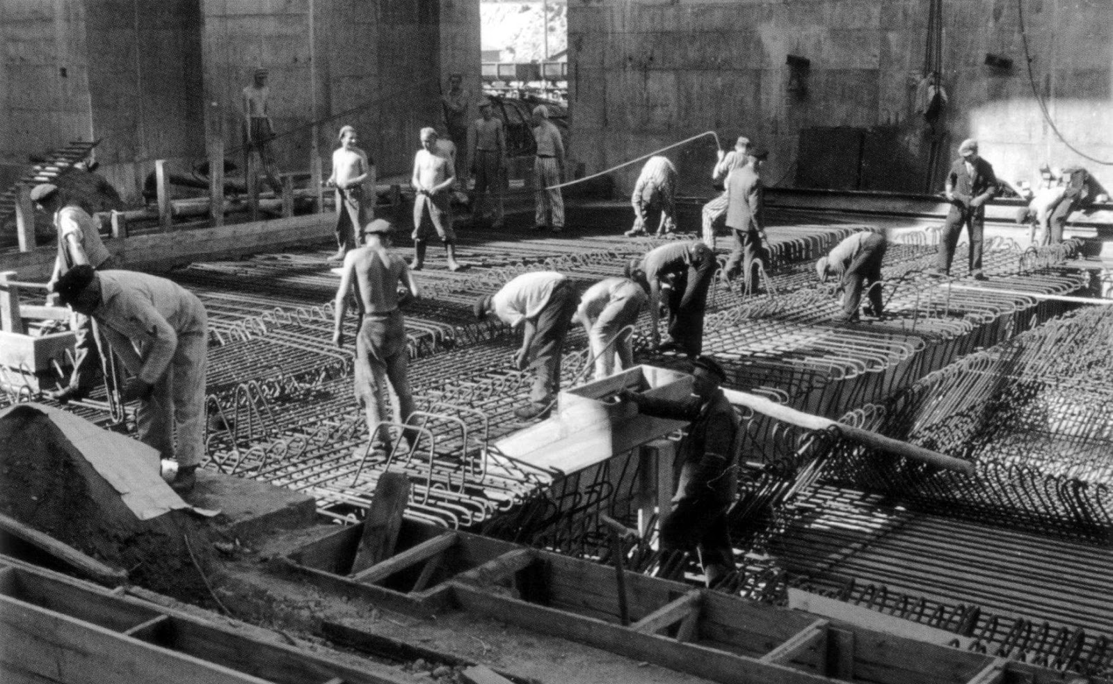 CNRD_Bremen-Farge_construction-Bunker_1944.jpg