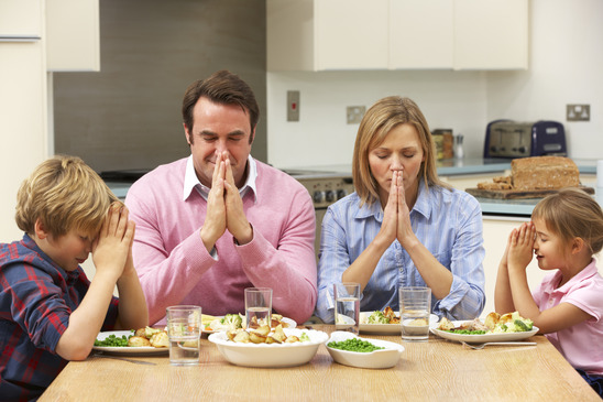 family-saying-grace-before-meal-xs3.jpg