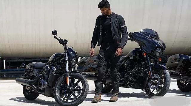 C:\Users\LENOVO\Desktop\Harley-Davidson Nightster5.JPG