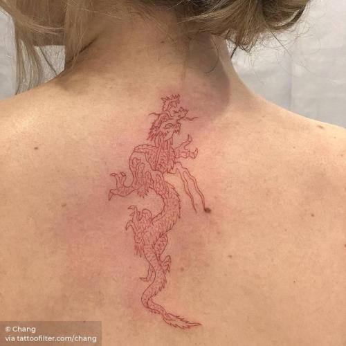 ลายสักเส้นสวย หลัง