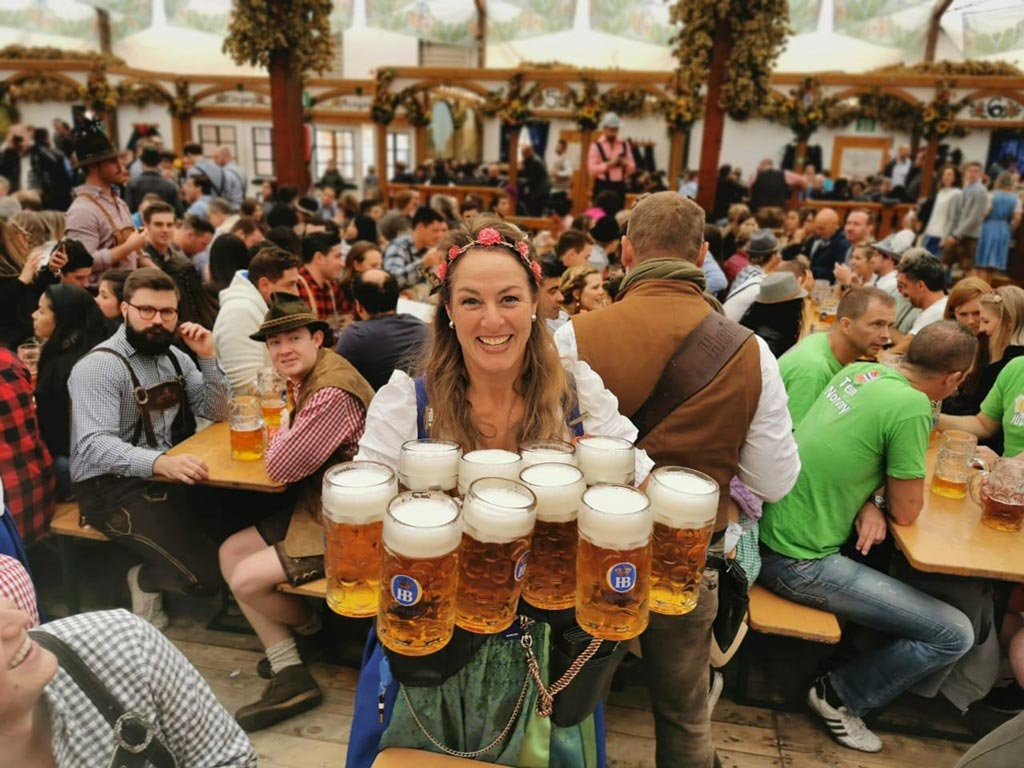 OKTOBERFEST LÀ GÌ? CÓ GÌ THÚ VỊ KHI THAM GIA OKTOBERFEST? – Party Vui