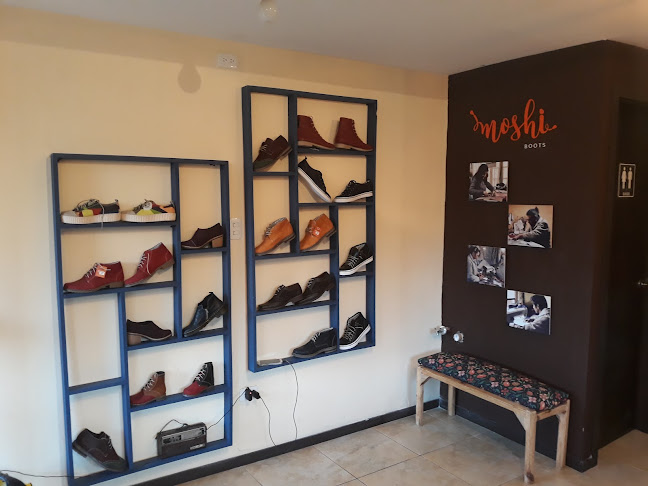 Teléfono de Moshi Boots