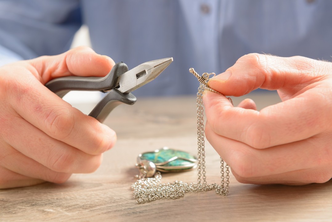 How To Start A Permanent Jewelry Business