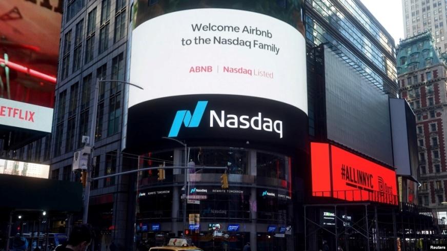 Poster của sàn giao dịch Nasdaq ở New York, Mỹ.
