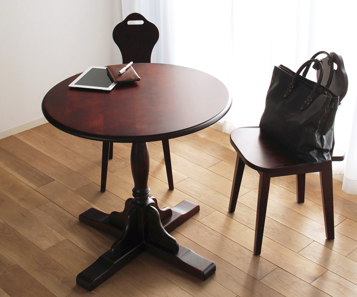 レトロなカフェテーブル「HOKKAI 丸テーブル」のご紹介。洋風おしゃれな木製家具をの魅力を解説
