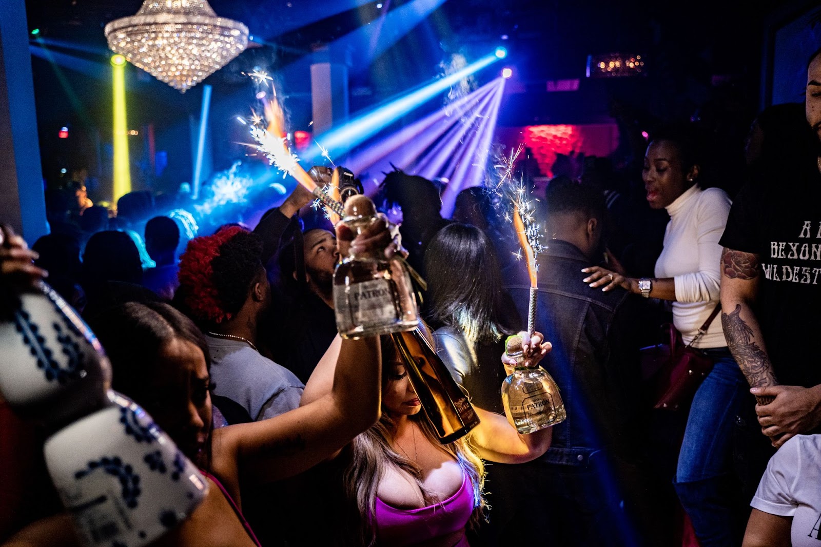 What Is the Difference Between Bottle Service and Table Service? 