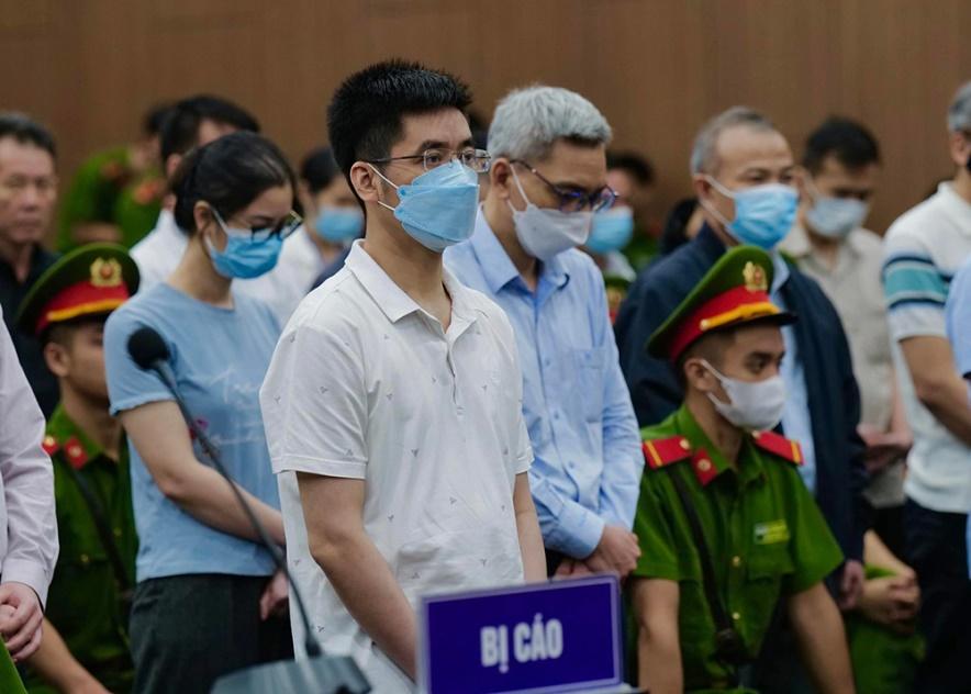 https://saigonnhonews.com/wp-content/uploads/2023/07/04-khac-phuc-3.jpg
