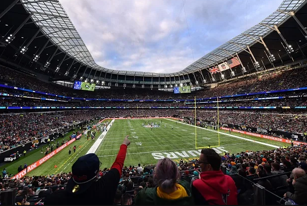 Purchasing Tickets For NFL Games In The UK. Companies such as The New York Giants and the Green Bay Packers will be playing each other this October in London
