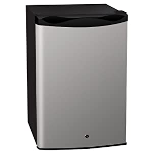 14. Summerset SSRFR-1B Outdoor Refrigerator