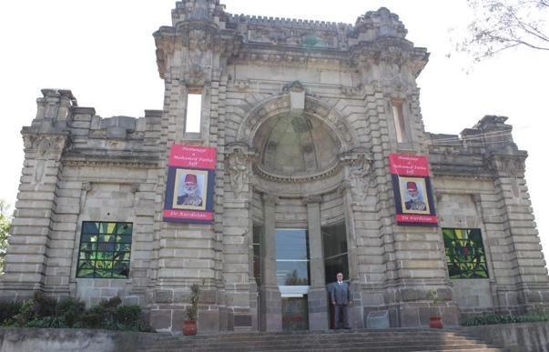 Un edificio antiguo

Descripción generada automáticamente con confianza media